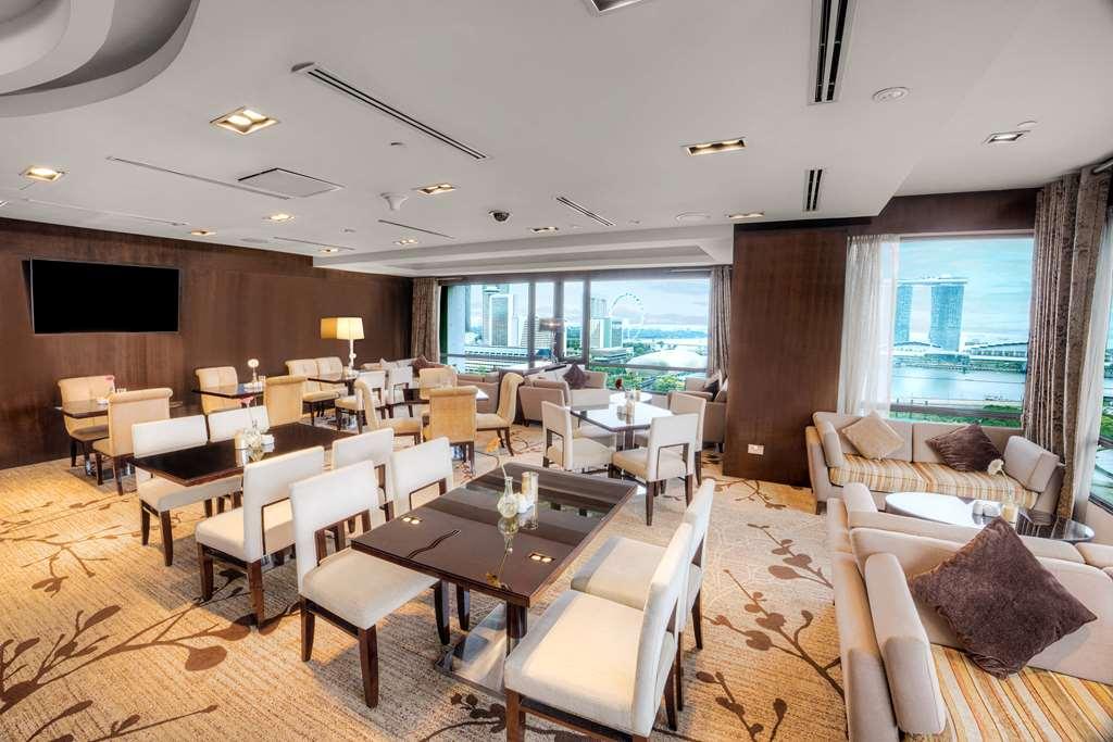Wyndham Singapore Hotel Restaurant photo Club Lounge at Changi Airport